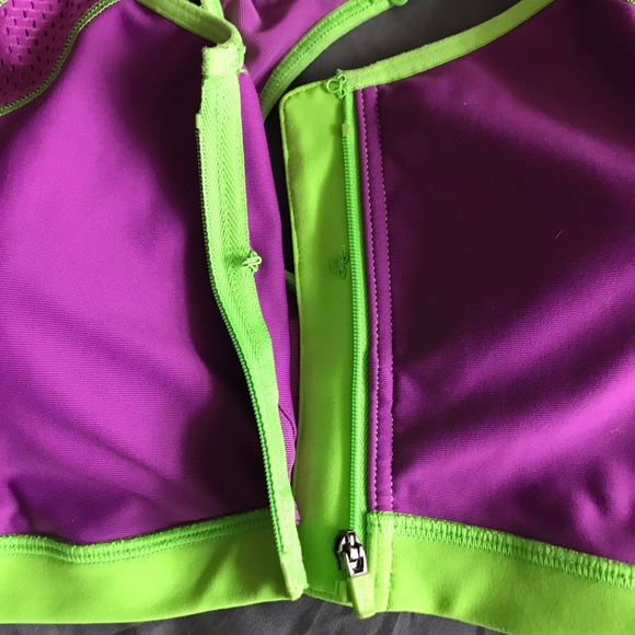 Sports Bra - Picture 4 of 7